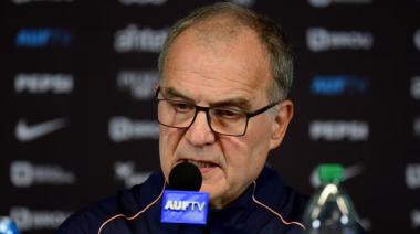 Marcelo Bielsa confirmó su salida de Uruguay: “Esta despedida es muy dolorosa”
