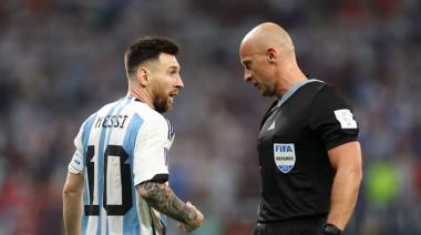 Marciniak, árbitro de la final de Qatar, dirigirá el debut de Argentina