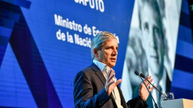 Luis Caputo celebró el récord de exportaciones pymes: USD 4.325 millones en 5 meses