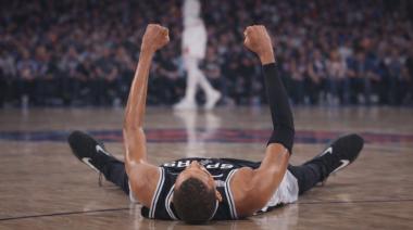 San Antonio ganó en Nueva York y descontó en las Finales de la NBA