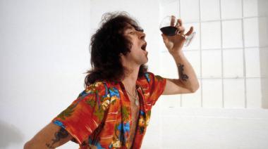AC/DC vuelve a emocionar: Melbourne inaugura un mural para recordar a Bon Scott