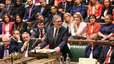 Starmer alerta por el avance del racismo y teme una sociedad cada vez más dividida