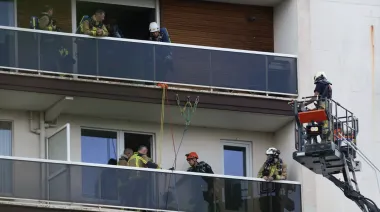 Incendio en un edificio de Amberes deja muertos y reaviva un temor en Europa
