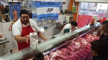 Más de seis horas de fila por carne a $12.900: la oferta que desató un furor