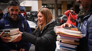 De Cortázar a Perón: los 45 libros que le regalaron a Cristina Kirchner