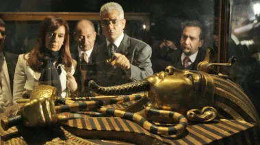 Argentina-Egipto: el día que Cristina Kirchner prometió traer a Tutankamón