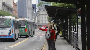 Colectivos: el nuevo plan del Gobierno para controlar horarios, ramales y "avivadas"