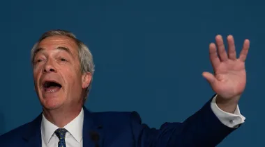 Nigel Farage vuelve a competir en Clacton tras renunciar por una donación en disputa