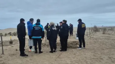 Un cadáver bajo la arena: el crimen que conmociona a Las Toninas