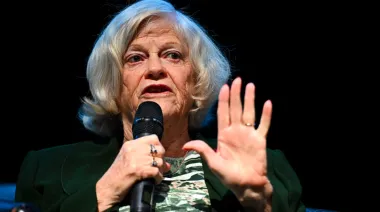 Westminster sigue el caso Ann Widdecombe mientras crece la presión sobre el gobierno británico