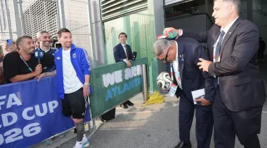Chiqui Tapia se hizo secar la nuca por Luciano Nakis: la reacción de Messi