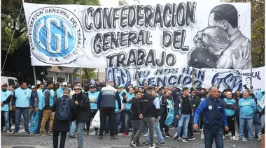 CGT, CTA y UTEP preparan marchas contra Javier Milei y analizan otro paro general