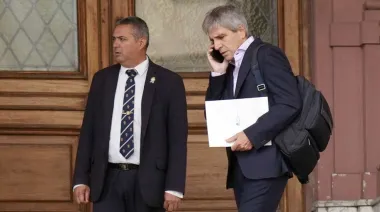 Caputo habilitó la billetera: las cinco provincias que recibieron más fondos de Nación