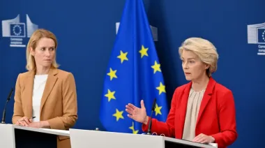 Ursula von der Leyen anunció el 21° paquete de sanciones de la Unión Europea contra Rusia