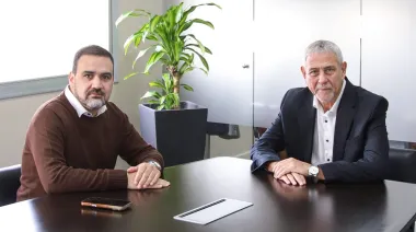Ferraresi y Luayza, con Kicillof en el radar, discuten el rumbo bonaerense contra Milei