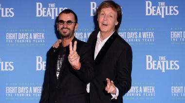 Paul McCartney y Ringo Starr sorprendieron a turistas durante un tour en Liverpool