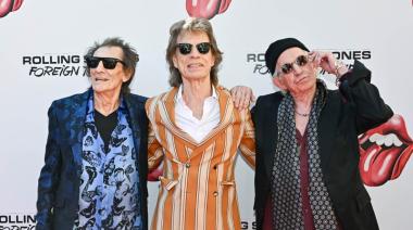 Mick Jagger y Ronnie Wood presentan Foreign Tongues con un show íntimo en Londres