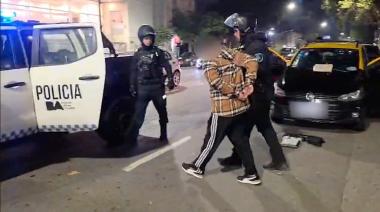 Dos peruanos fueron detenidos con un kilo de cocaína en un taxi trucho