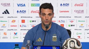 Scaloni en conferencia: “Cuando el rival duda un poquito vemos sangre y ahí vamos"