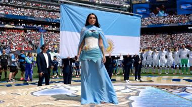 María Becerra cantó el himno y ya prepara ocho shows agotados en Buenos Aires