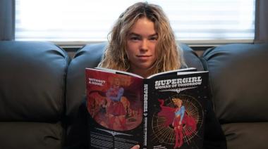Danann no entendió a Supergirl: ¿por qué la crítica tradicional extraña las estatuas de bronce?