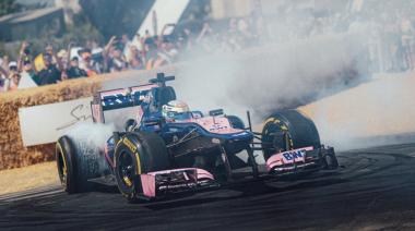 Colapinto deslumbró en Goodwood con el Lotus E20 y emocionó al público