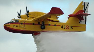 España pide cuatro aviones y Grecia e Italia envían Canadair