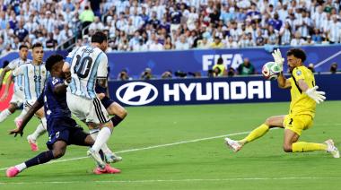 Argentina sufrió ante Cabo Verde pero pasó a octavos en una batalla épica