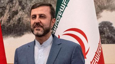 Kazem Gharibabadi toma la voz de Irán mientras Doha negocia el pulso de Ormuz
