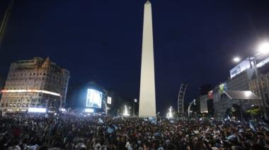 Una multitud celebra el histórico pase de Argentina a la final del Mundial