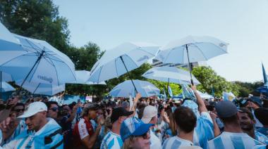 Banderazo argentino en Miami: Ciro cantó el Himno y la policía frenó la fiesta