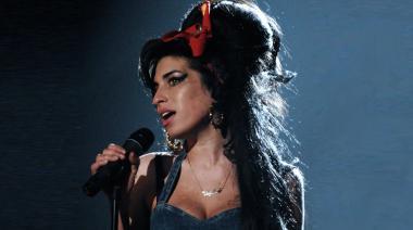 Amy Winehouse revive Back to Black con una caja de lujo llena de material nunca publicado