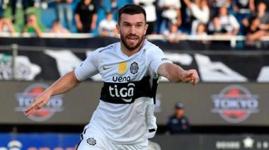 Tim Payne, el futbolista más viral del Mundial, debutó con un golazo en Olimpia de Paraguay