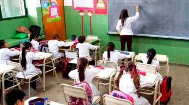 Carrera docente en Argentina: el 61% logra la titularidad recién a los 40 años