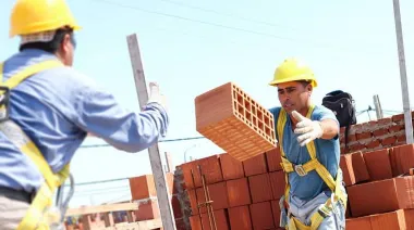 Los servicios empujan el empleo paraguayo mientras la industria pierde puestos