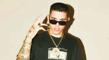 Ecko se tatuó la espalda y se viralizó una imagen de su cola que generó revuelo en la web