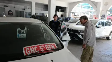 "Sin crédito y sin plata, preguntan precios y se van": el drama de los autos usados