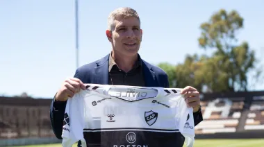 Martín Palermo vuelve a Vicente López: reemplaza a Walter Zunino como DT de Platense