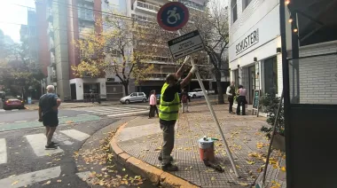 Descubren y levantan cuatro estacionamientos truchos en una misma cuadra