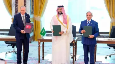 Arabia Saudita, Turquía y Pakistán sellan defensa común: alcance y límites