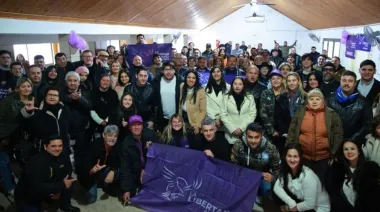 Tensión en Colón: una mujer increpó a los gritos a militantes de La Libertad Avanza