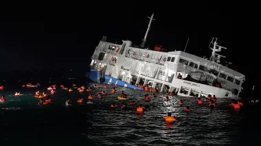 Tragedia en Zimbabue: 44 muertos tras volcar un ferry sobrecargado en el lago Kariba