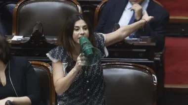 Marcela Pagano denunció que el Gobierno “paga votos” a gobernadores para aprobar sus leyes