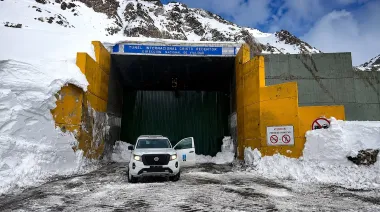 Paso Cristo Redentor: un mes cerrado por la nieve y ráfagas de 160 km/h