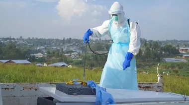 Ébola en Congo: USD 450 millones movilizados y Africa CDC exige rastrear los fondos