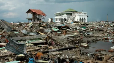 Indonesia vuelve a temblar: un fuerte sismo de 6,9 sacudió la zona tras el terremoto de 7,7