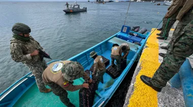 La guerra antidrogas de EE.UU. deja a pescadores de Ecuador entre carteles y ataques