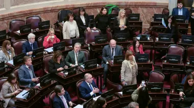 Sin votos para su propio menú, LLA negocia una nueva agenda en el Senado