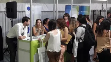 Expo Empleo en Ferro colapsada: 10.000 postulantes para 600 puestos de trabajo