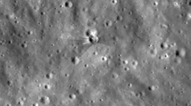 NASA muestra el cráter de 18 metros que dejó una etapa del Falcon 9 en la Luna